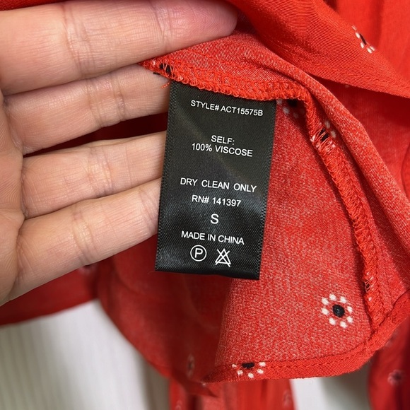 ASTR The Label - Red Olympia Long Sleeve Flower Detail Wrapped Blouse Size Small - Picture 13 of 13